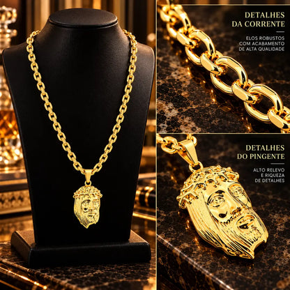 Expositor de joias exibindo a corrente de ouro com o pingente Face de Cristo em destaque, ao lado de aproximações focadas nos elos da corrente cadeado e nos detalhes gravados no pingente.
