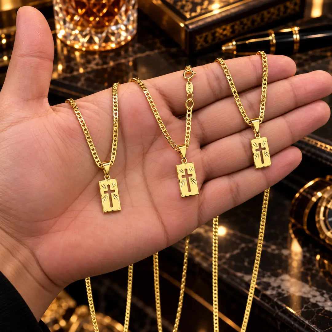 Pingente Cruz Vazada dourado de 2cm para colar masculino
