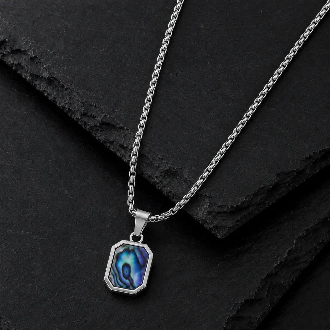 Detalhes do pingente Abalone iridescente do colar masculino
