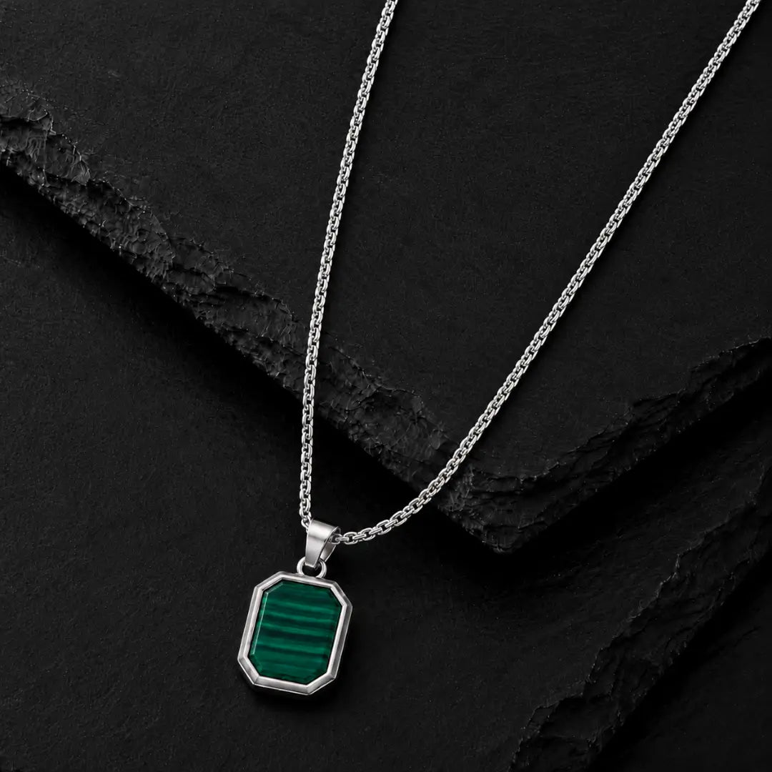Detalhes do pingente Malaquita verde do colar masculino