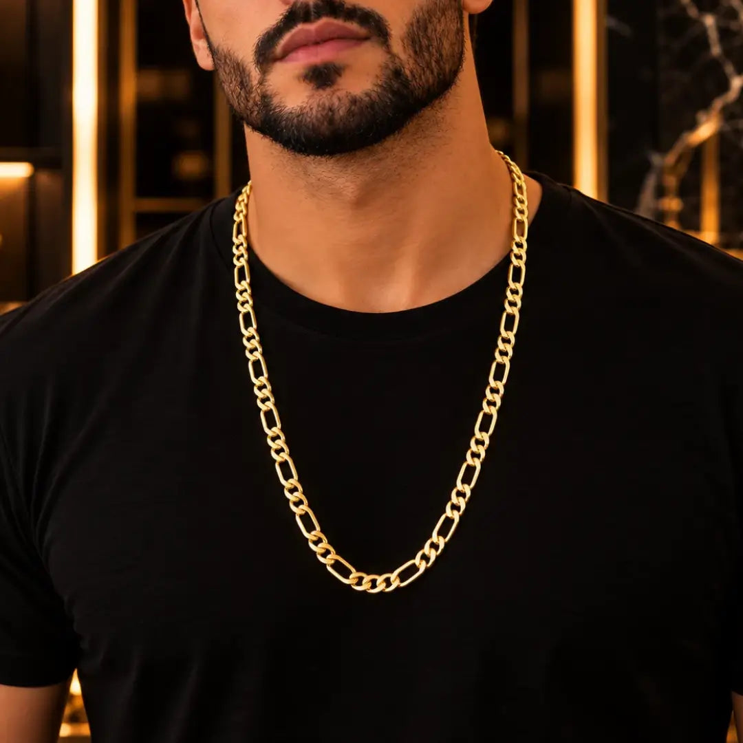 Homem usando Corrente Masculina 3x1 banhada a ouro 18K