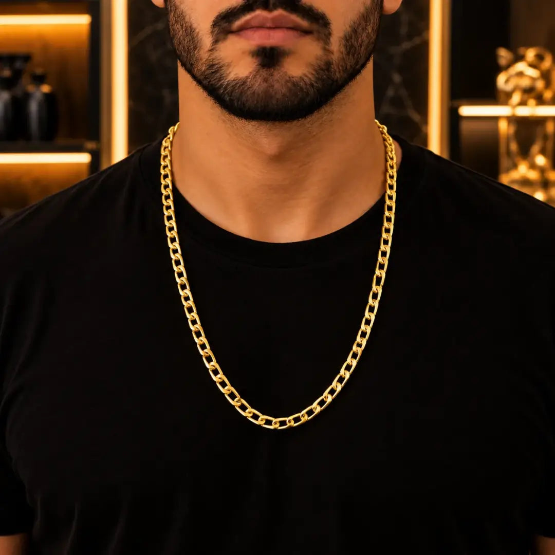 Homem usando Cordão Grumet Masculino banhado a ouro 18K