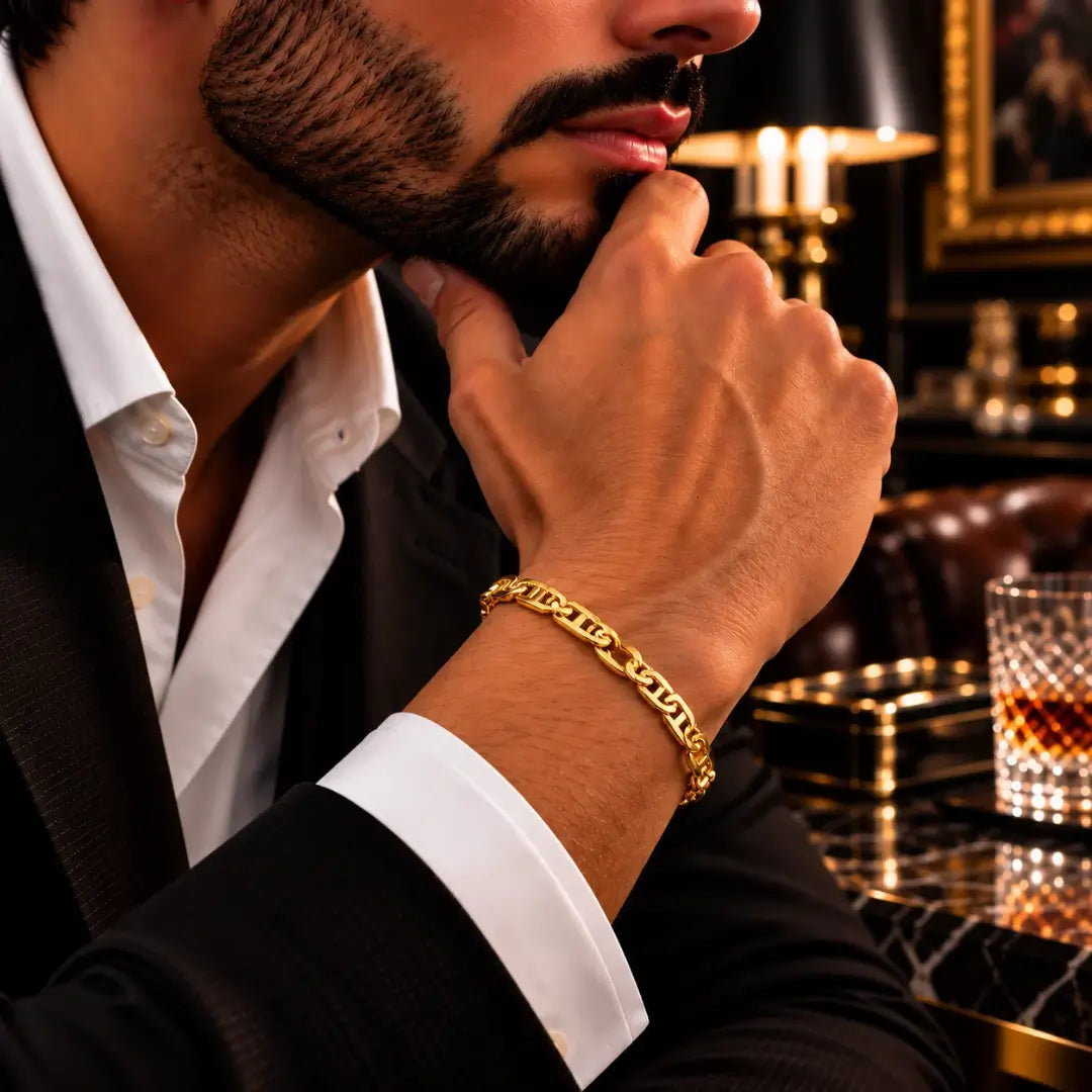 Pulseira Piastrini Diamantada dourada combinada com relógio