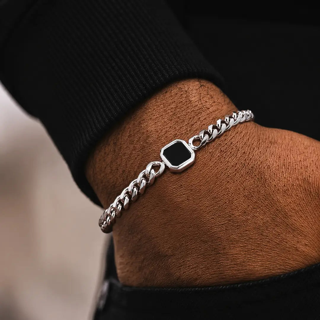 Pulseira masculina de aço inoxidável 5mm no pulso